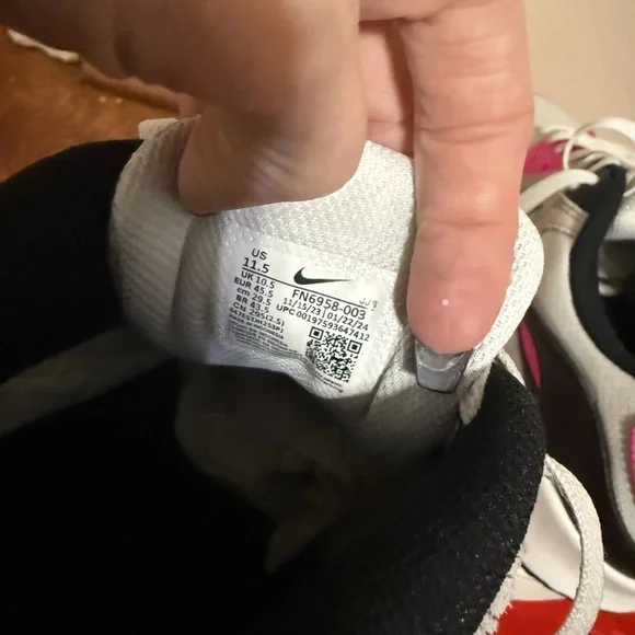 NIKE Air Max 90 FN6958-003 DUNKIN DONUTS 11.5 With Box - Picture 7 of 9